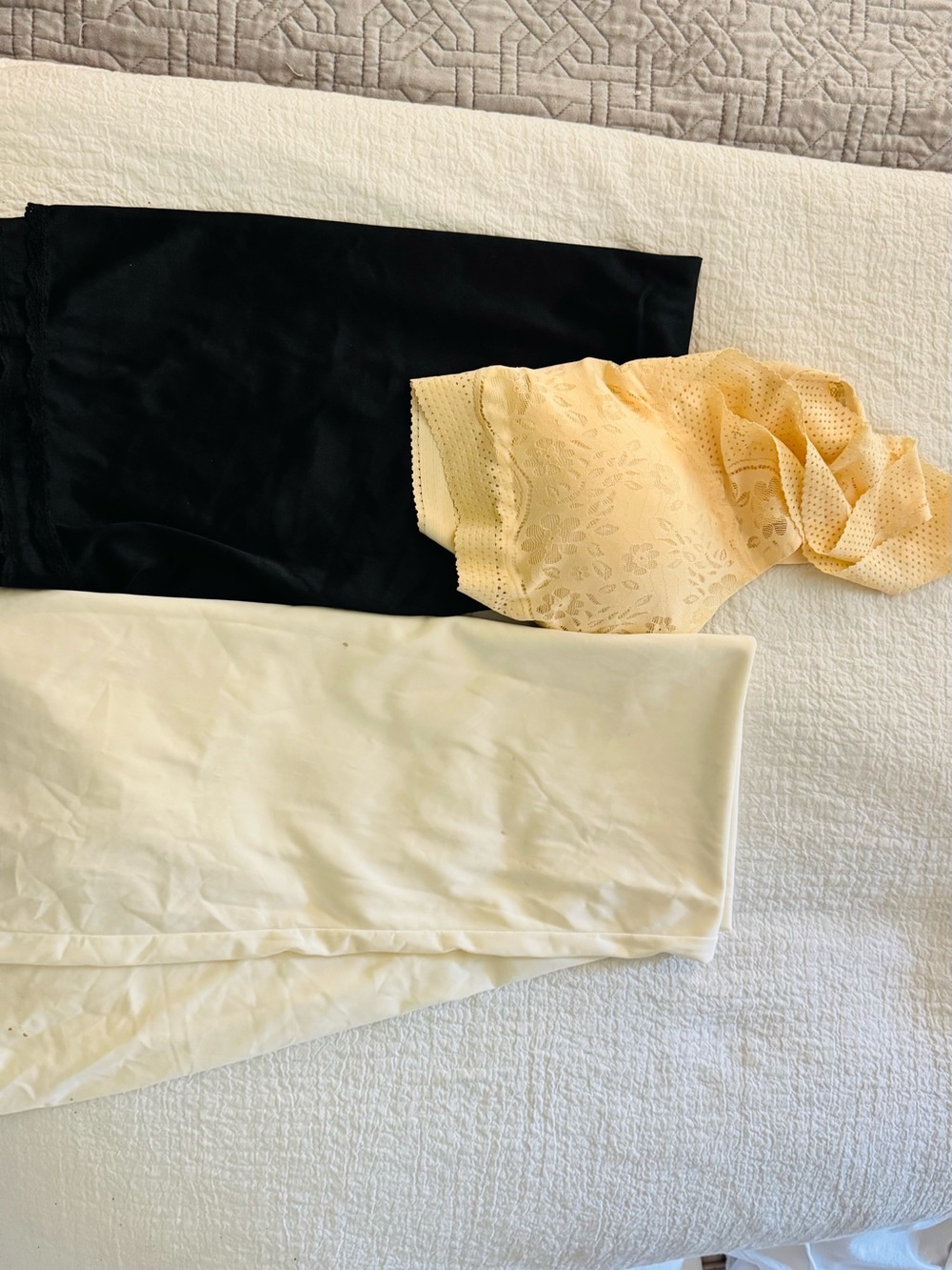 3 Women's Lace Trim Slip underskirts - Black, Cream, Beige +one BRALETTE size 1X